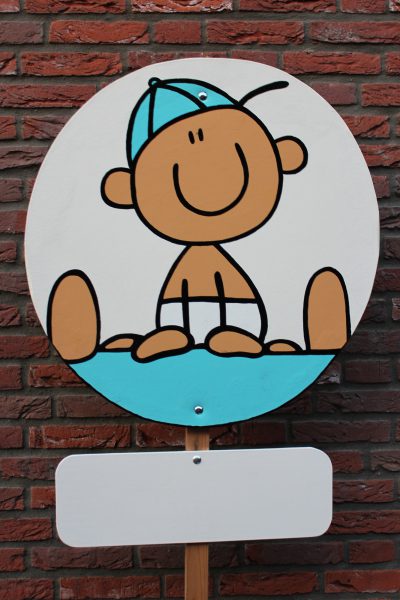 Gebortebord baby met pet huren voor jongen